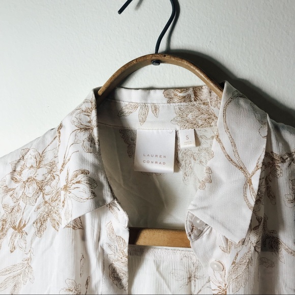 Lauren Conrad off-white tan floral high low bell sleeve blouse button longsleeve - Picture 3 of 7